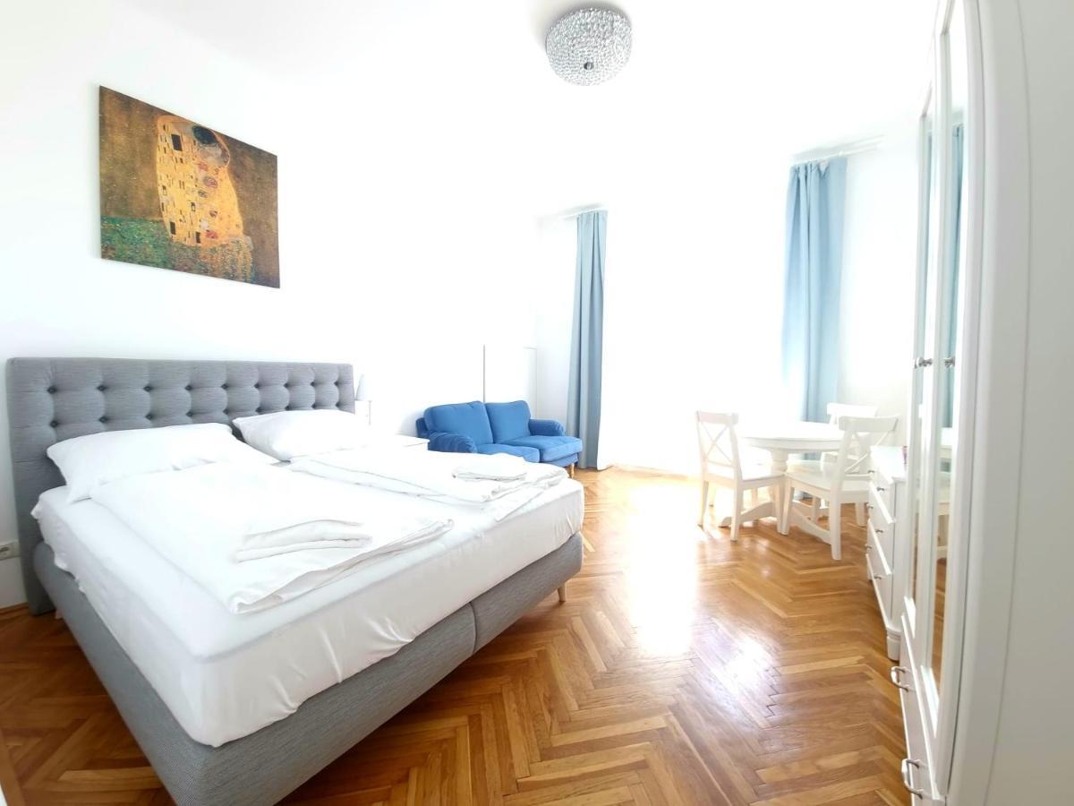 Herzlich Willkommen - Küss Hand 3 Apartamento